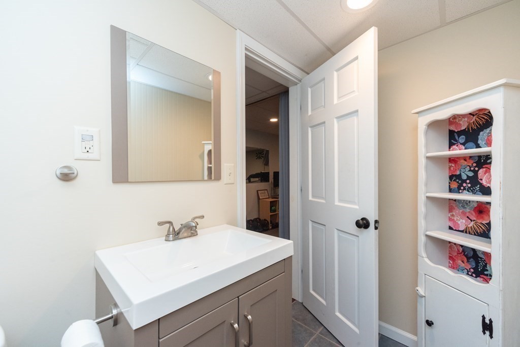 127 Putnam Road Holden, MA 01520 - Photo 28 of 42 Gallery Image 28