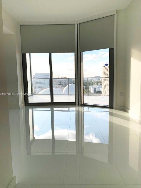 851 Northeast 1st Avenue, Unit 1704 Miami, FL 33132 - Photo 2 of 6