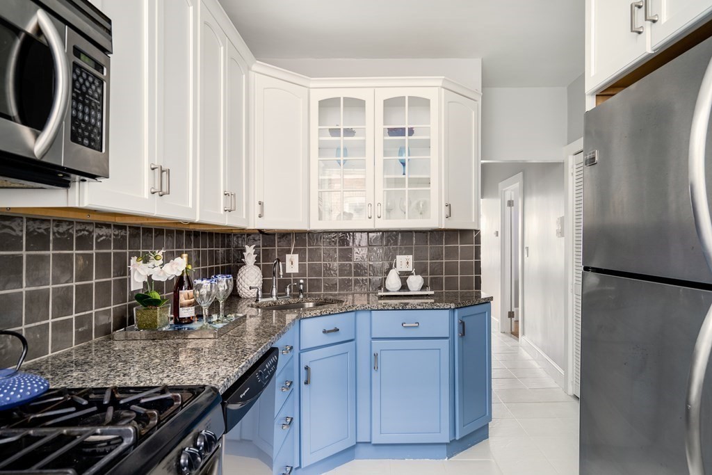 114 Brook Street, Unit 2 Brookline, MA 02445 - Photo 9 of 21