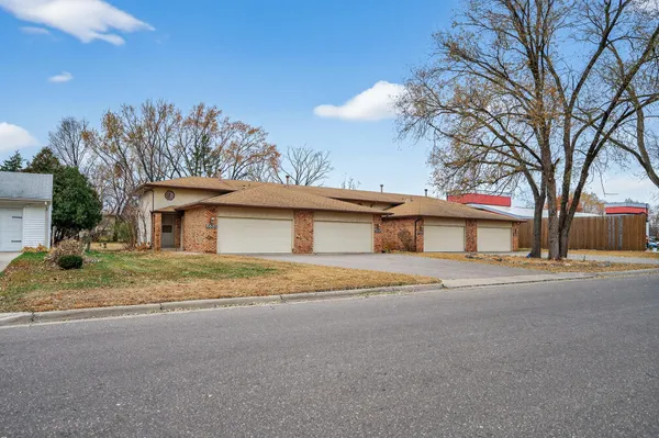 $899,900 | 5531 Maryland Avenue North, New Hope, MN 55428