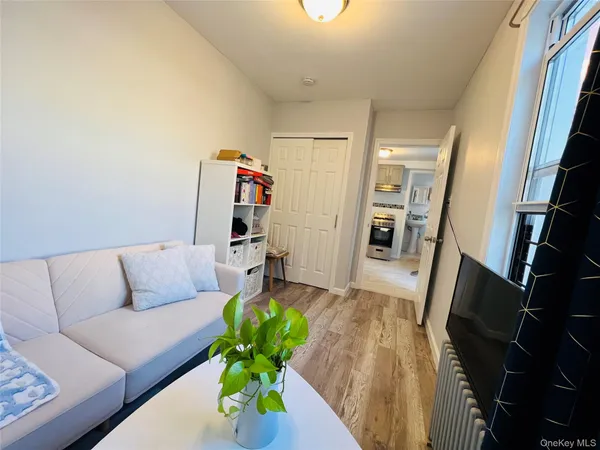 $2,050 | 21-13 25th Road | Astoria