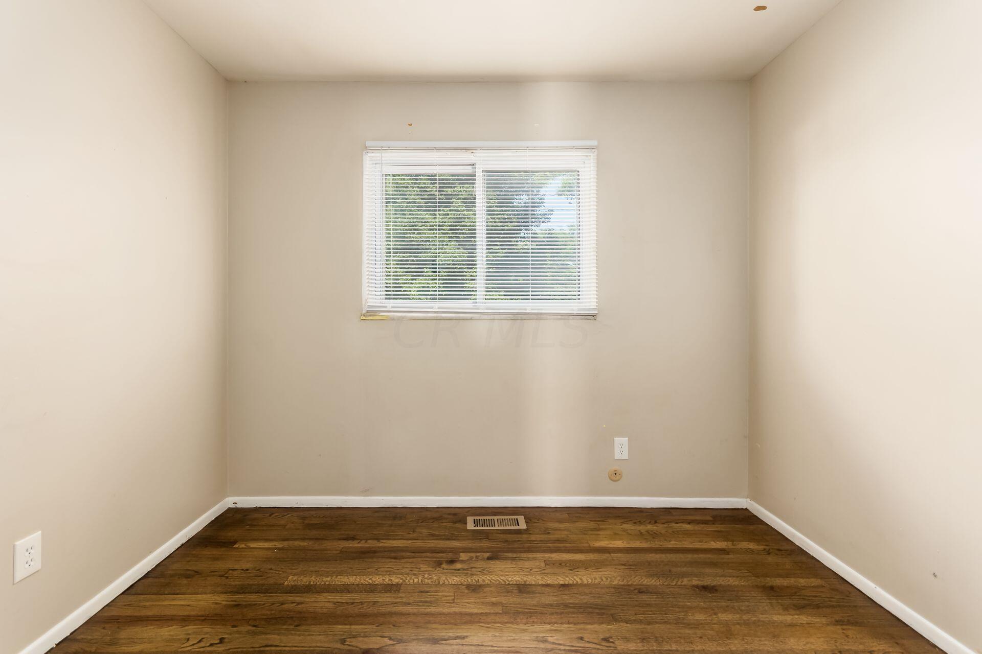 1775 Quigley Road Columbus, OH 43227 - Photo 26 of 33 027_5533f50b_X1775QUIGLEY-049