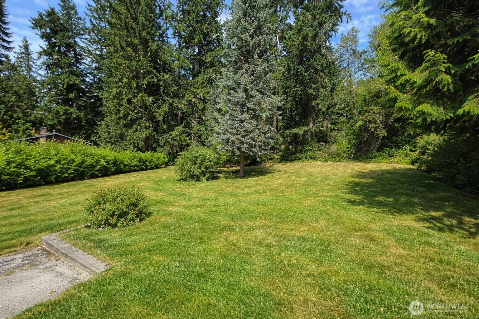 7111 Meadowdale Beach Road Edmonds, WA 98026 - Photo 13 of 15 Gallery Image 13