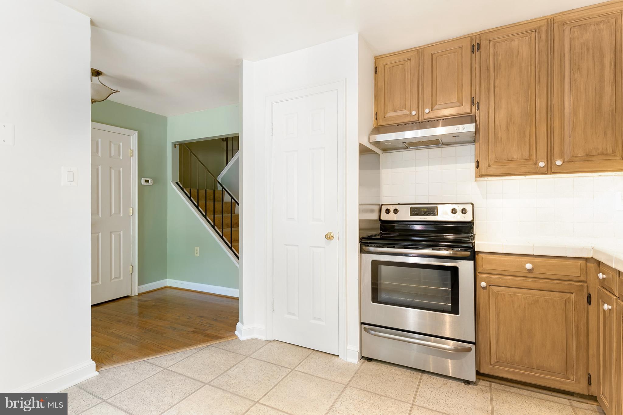 6100 Calico Pool Lane Burke, VA 22015 - Photo 8 of 34