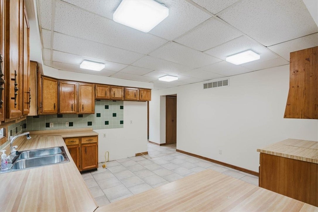 1313 West Rattan Avenue Decatur, IL 62526 - Photo 10 of 42 Gallery Image 10
