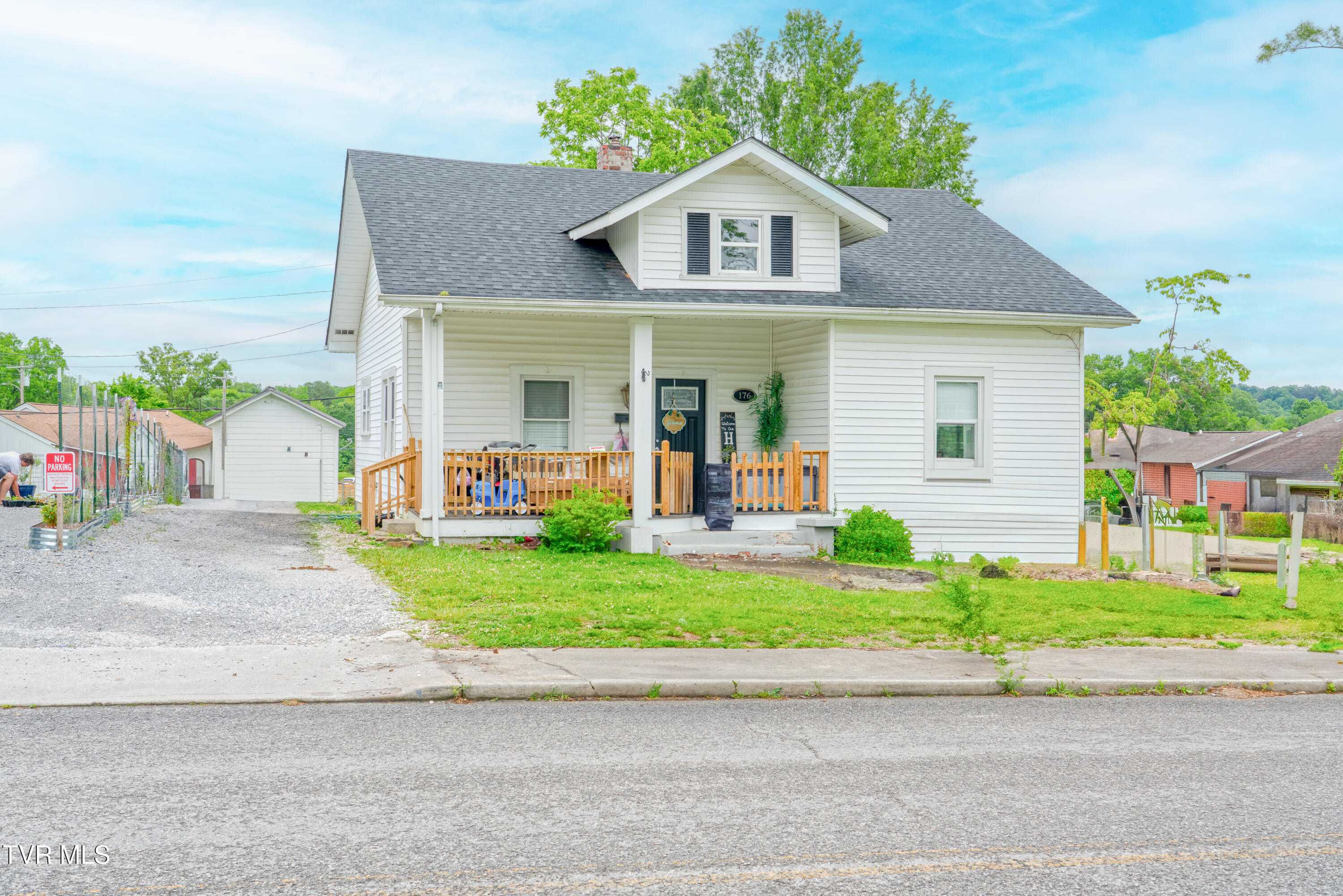 176 North Main Street Oneida, TN 37841 - Photo 21 of 24 DSC00594-HDR