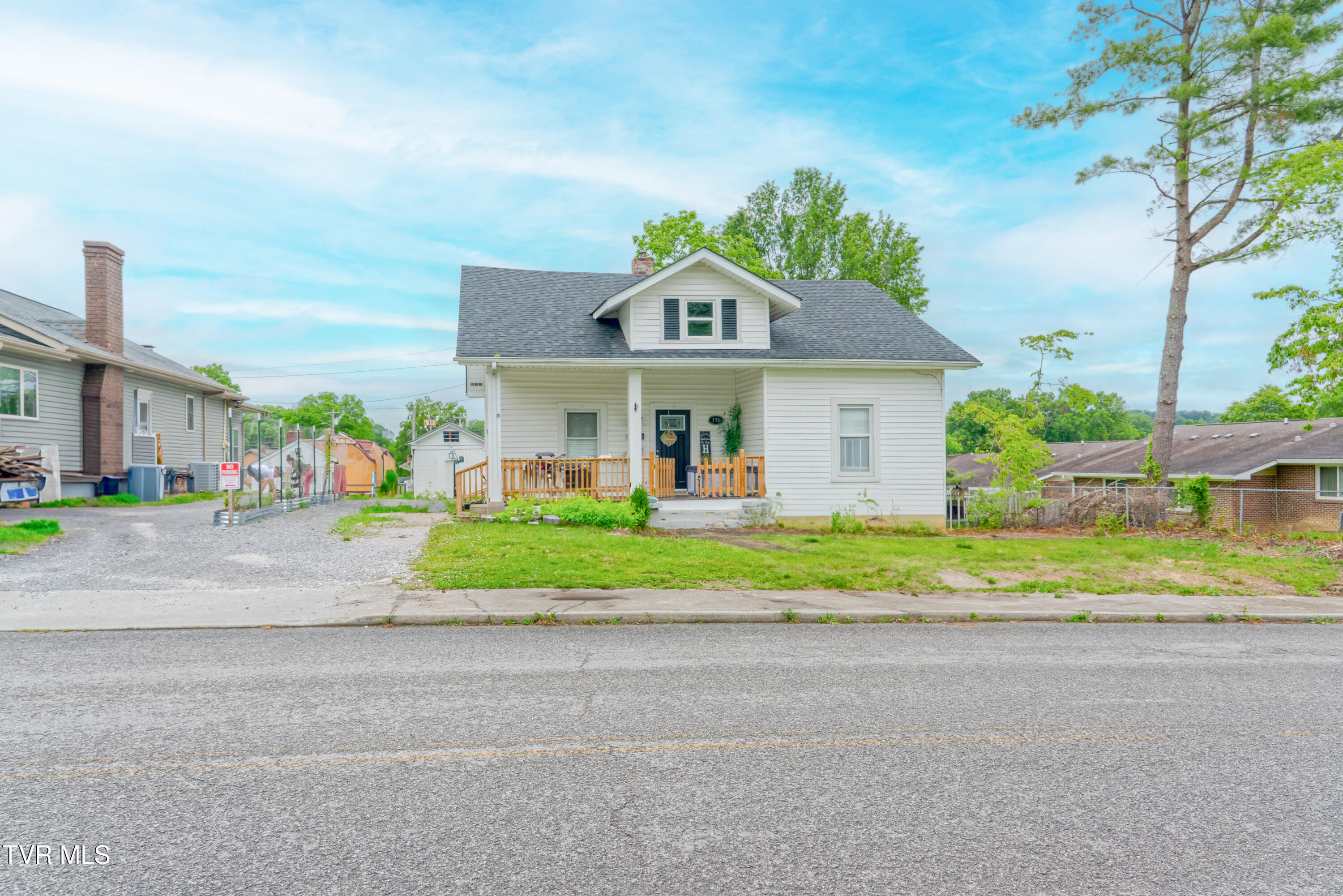 176 North Main Street Oneida, TN 37841 - Photo 22 of 24 DSC00615-HDR