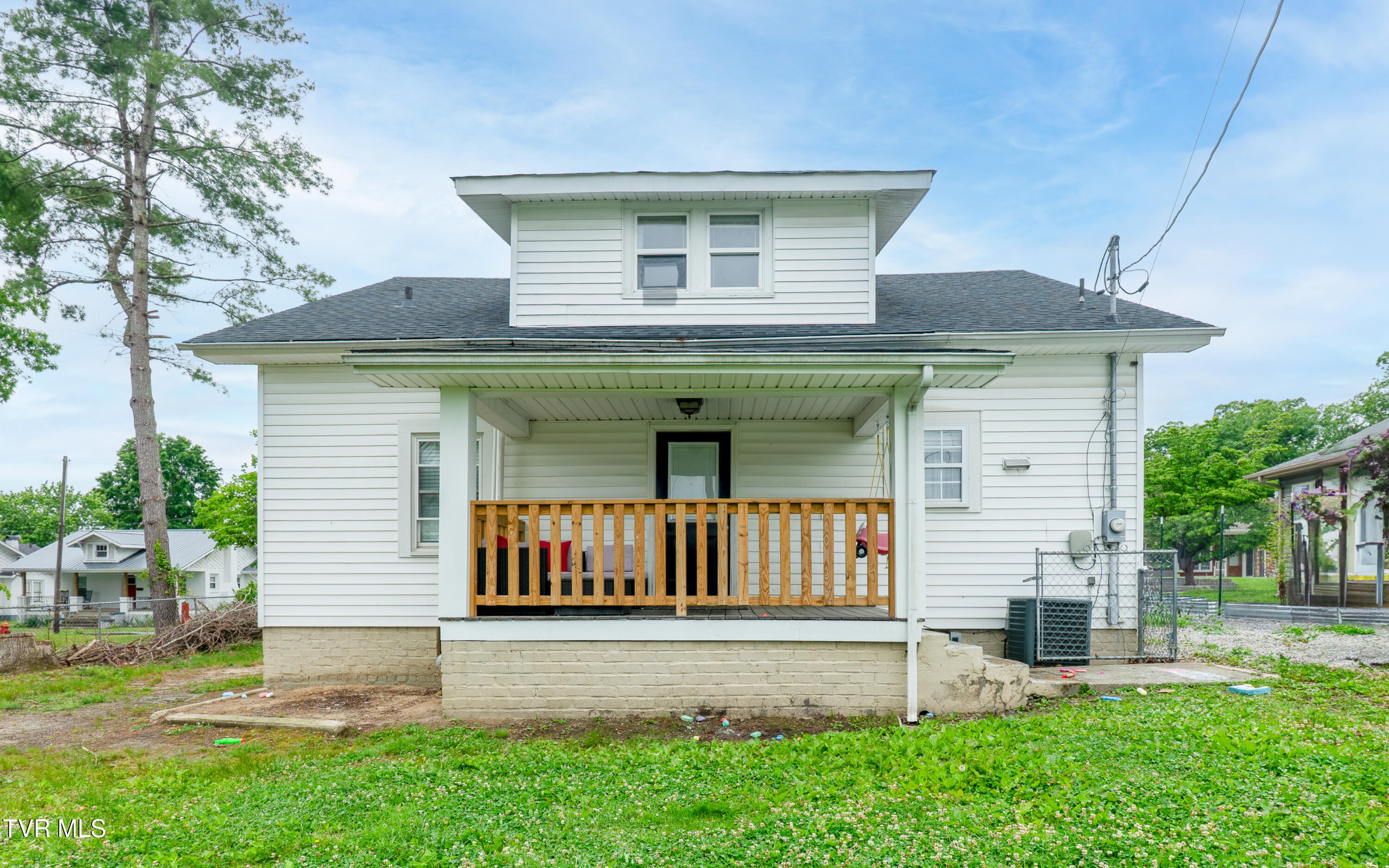176 North Main Street Oneida, TN 37841 - Photo 23 of 24 DSC00642-HDR