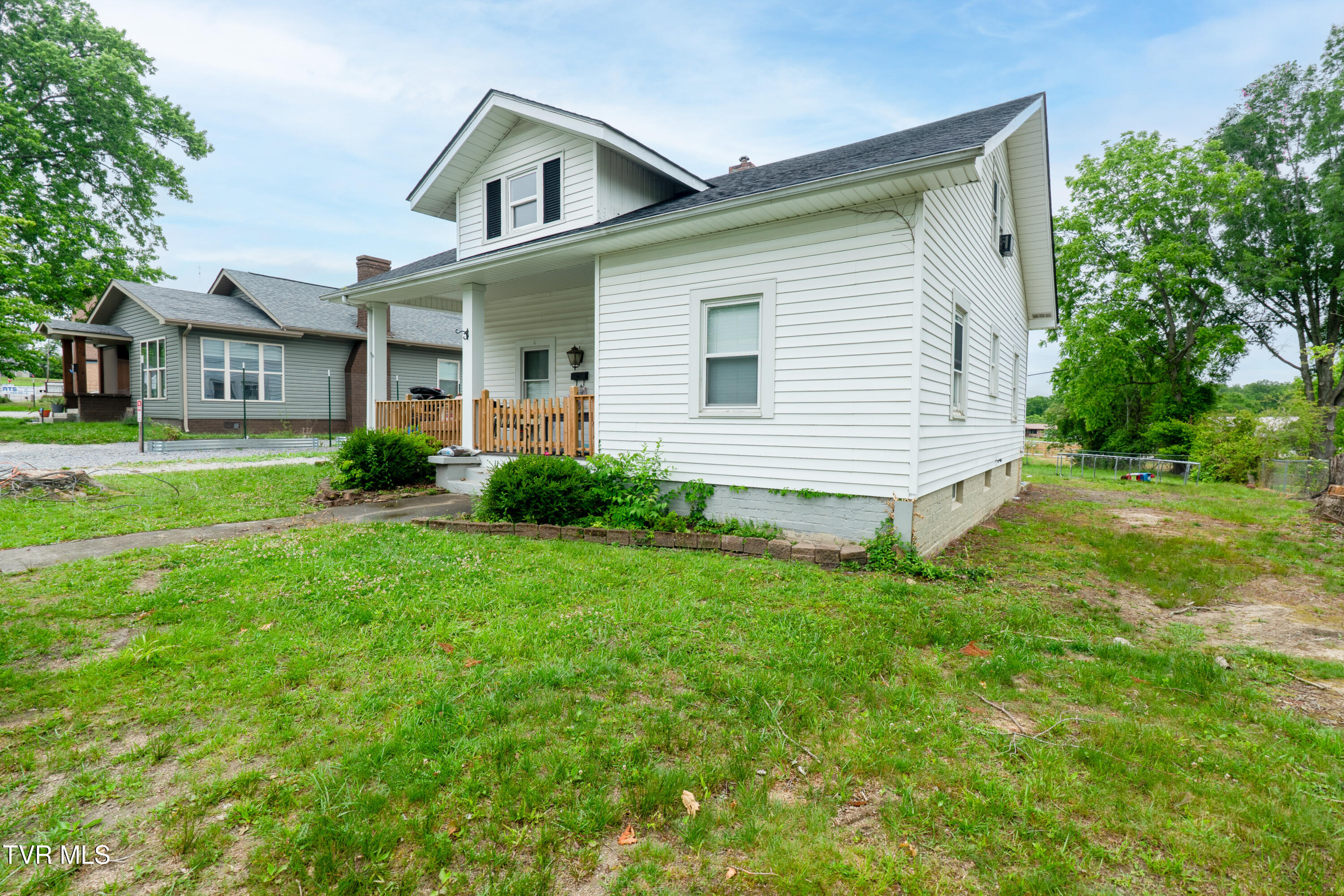 176 North Main Street Oneida, TN 37841 - Photo 24 of 24 DSC00636-HDR