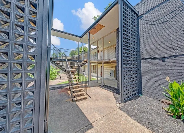 $71,600 | 45 North Belvedere Boulevard, Unit 102, Memphis, TN 38104