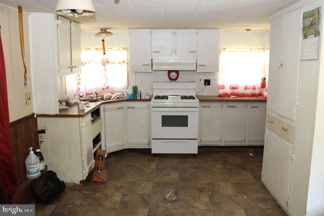 1298 Black Gap Road Fayetteville, PA 17222 - Photo 2 of 15 Kitchen