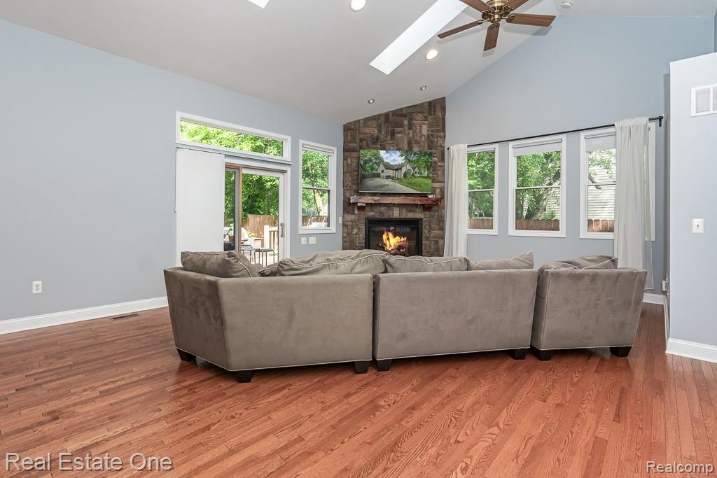2460 Emmons Avenue Rochester Hills, MI 48307 - Photo 16 of 45