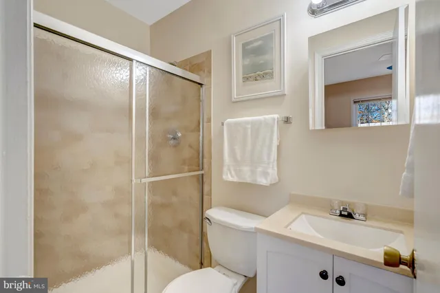 $499,999 | 6306 Paddington Lane, Centreville, VA 20120