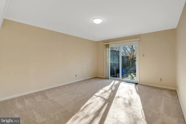 $499,999 | 6306 Paddington Lane, Centreville, VA 20120