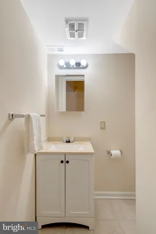 $499,999 | 6306 Paddington Lane, Centreville, VA 20120