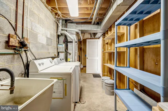 $499,999 | 6306 Paddington Lane, Centreville, VA 20120