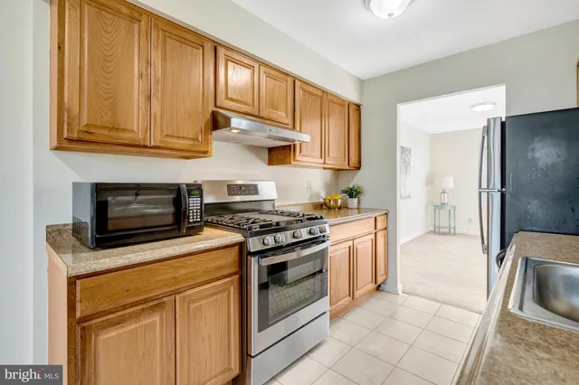 $499,999 | 6306 Paddington Lane, Centreville, VA 20120