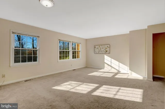 $499,999 | 6306 Paddington Lane, Centreville, VA 20120