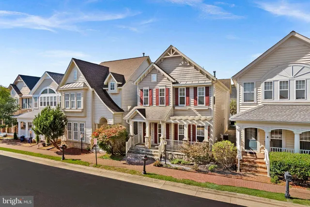 $810,000 | 7757 Grandwind Drive, Lorton, VA 22079