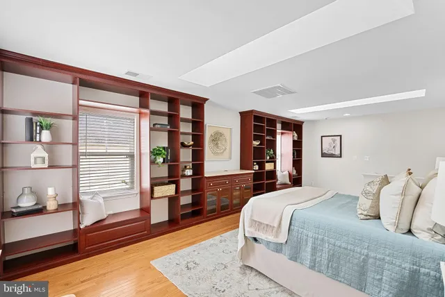 $810,000 | 7757 Grandwind Drive, Lorton, VA 22079