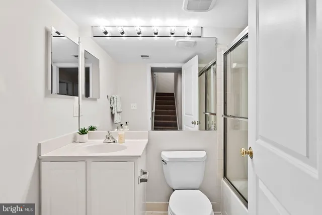 $810,000 | 7757 Grandwind Drive, Lorton, VA 22079