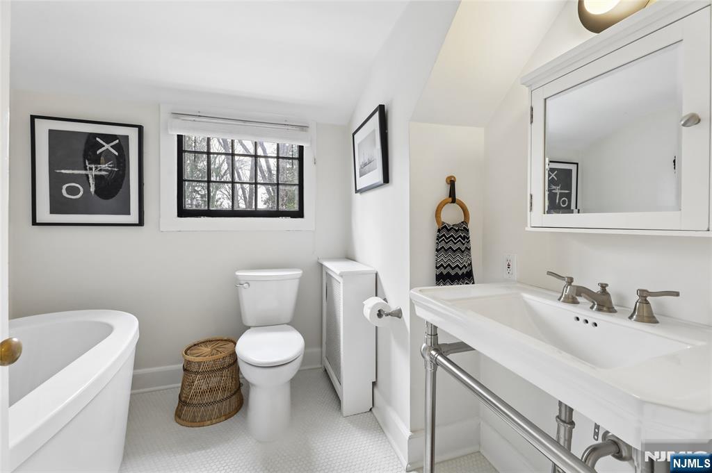29 Gordon Road Essex Fells, NJ 07021 - Photo 25 of 35 Gallery Image 25