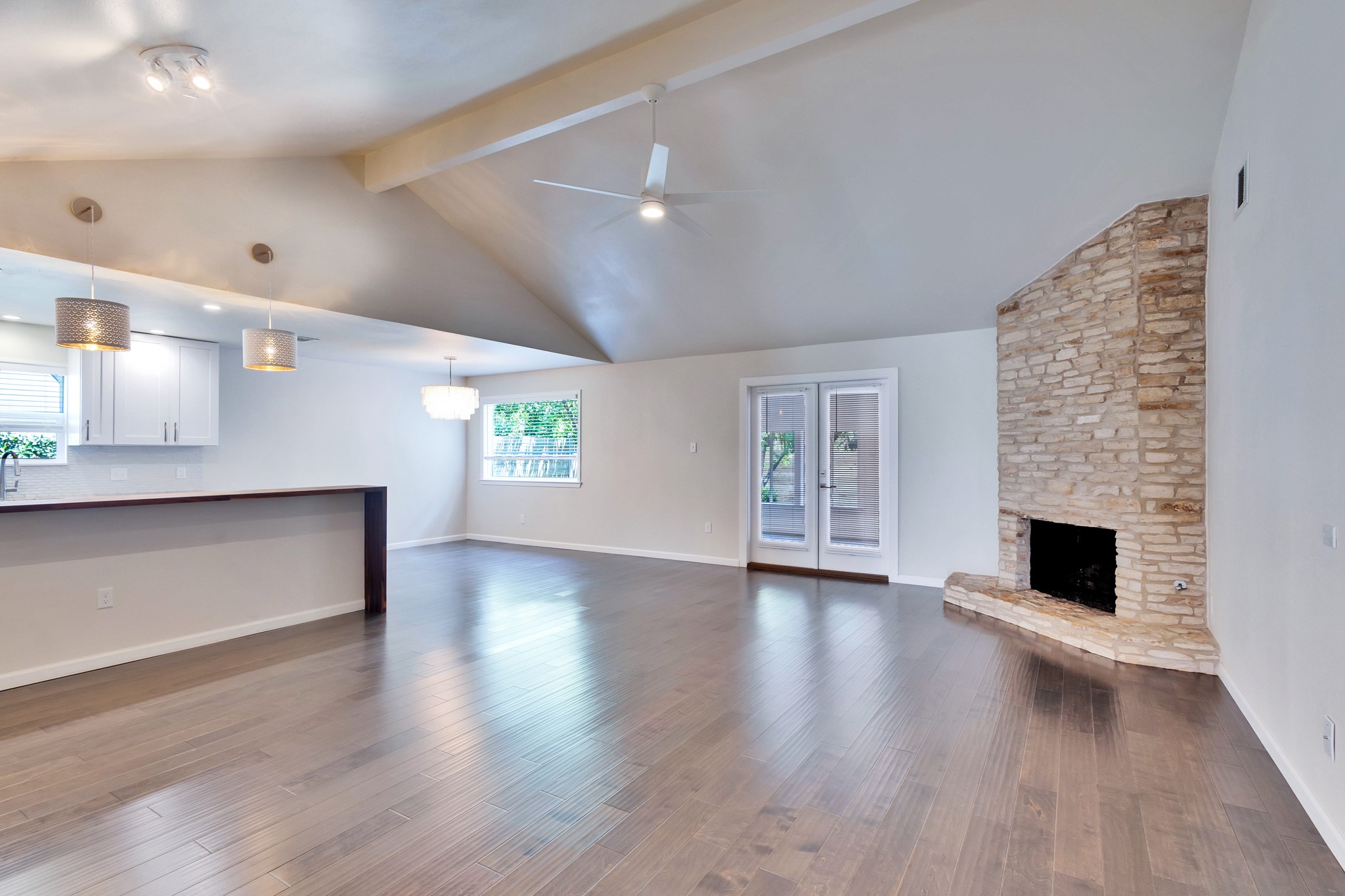 2815 Inridge Drive Austin, TX 78745 - Photo 9 of 36