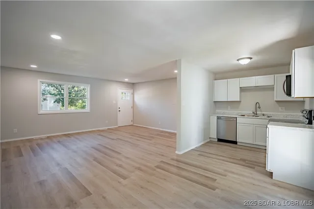 $199,000 | 141 Poplar Street, Camdenton, MO 65020