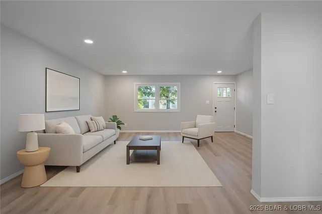 $189,000 | 141 Poplar Street, Camdenton, MO 65020