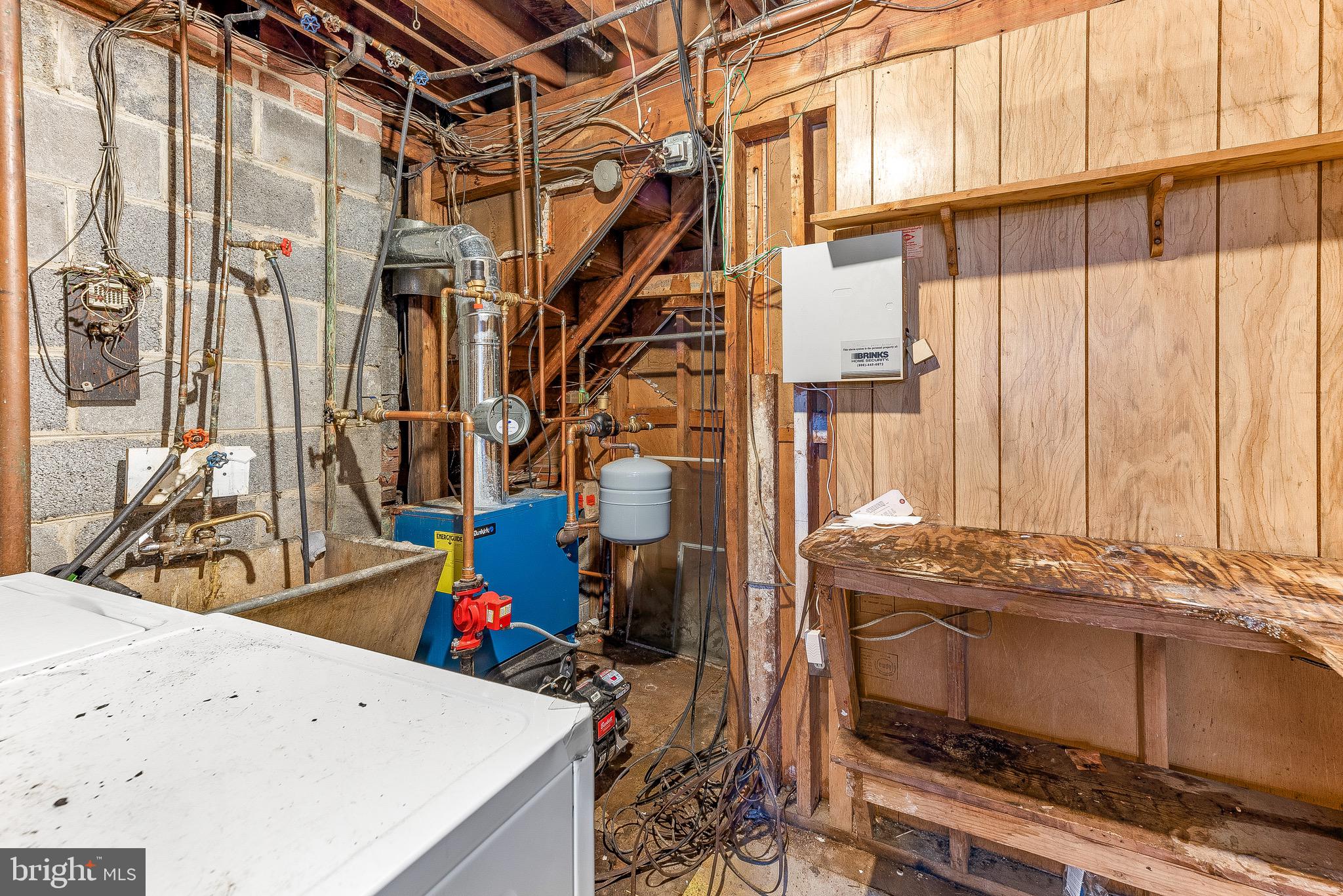 13606 Livingston Road Clinton, MD 20735 - Photo 32 of 33 Laundry & utility room