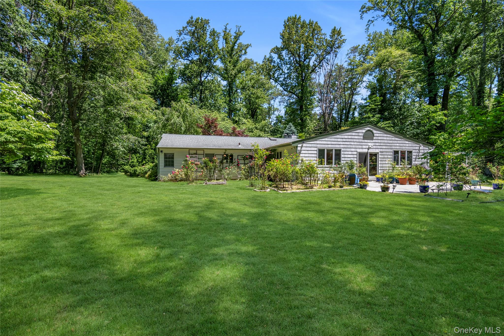 5 Eden Roc Drive Locust Valley, NY 11560 - Photo 23 of 30