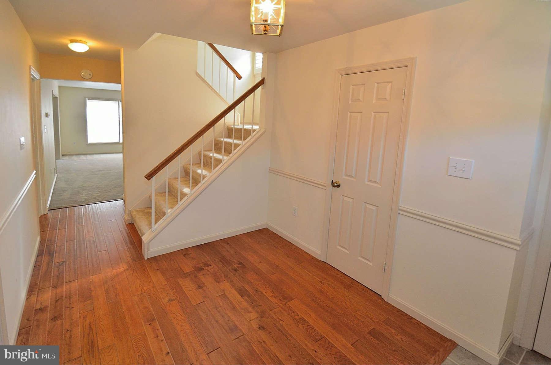 7713 Bristol Square Court Springfield, VA 22153 - Photo 2 of 22 Foyer