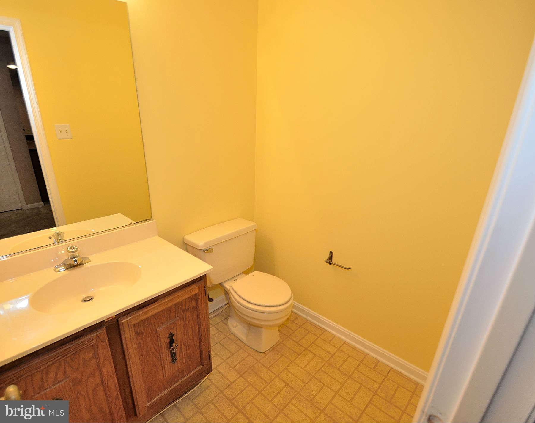 7713 Bristol Square Court Springfield, VA 22153 - Photo 15 of 22 Bath