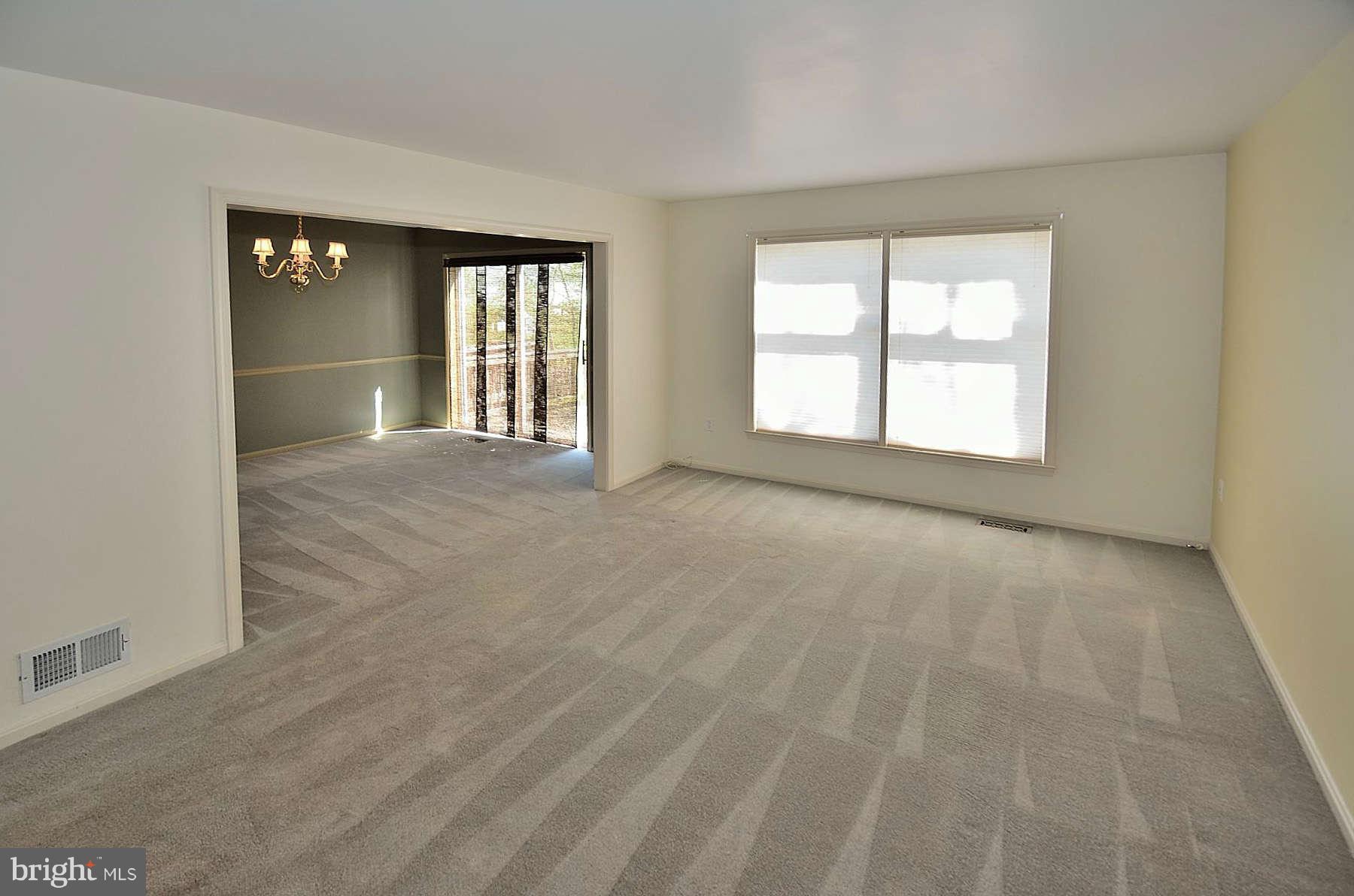 7713 Bristol Square Court Springfield, VA 22153 - Photo 19 of 22 Living Room