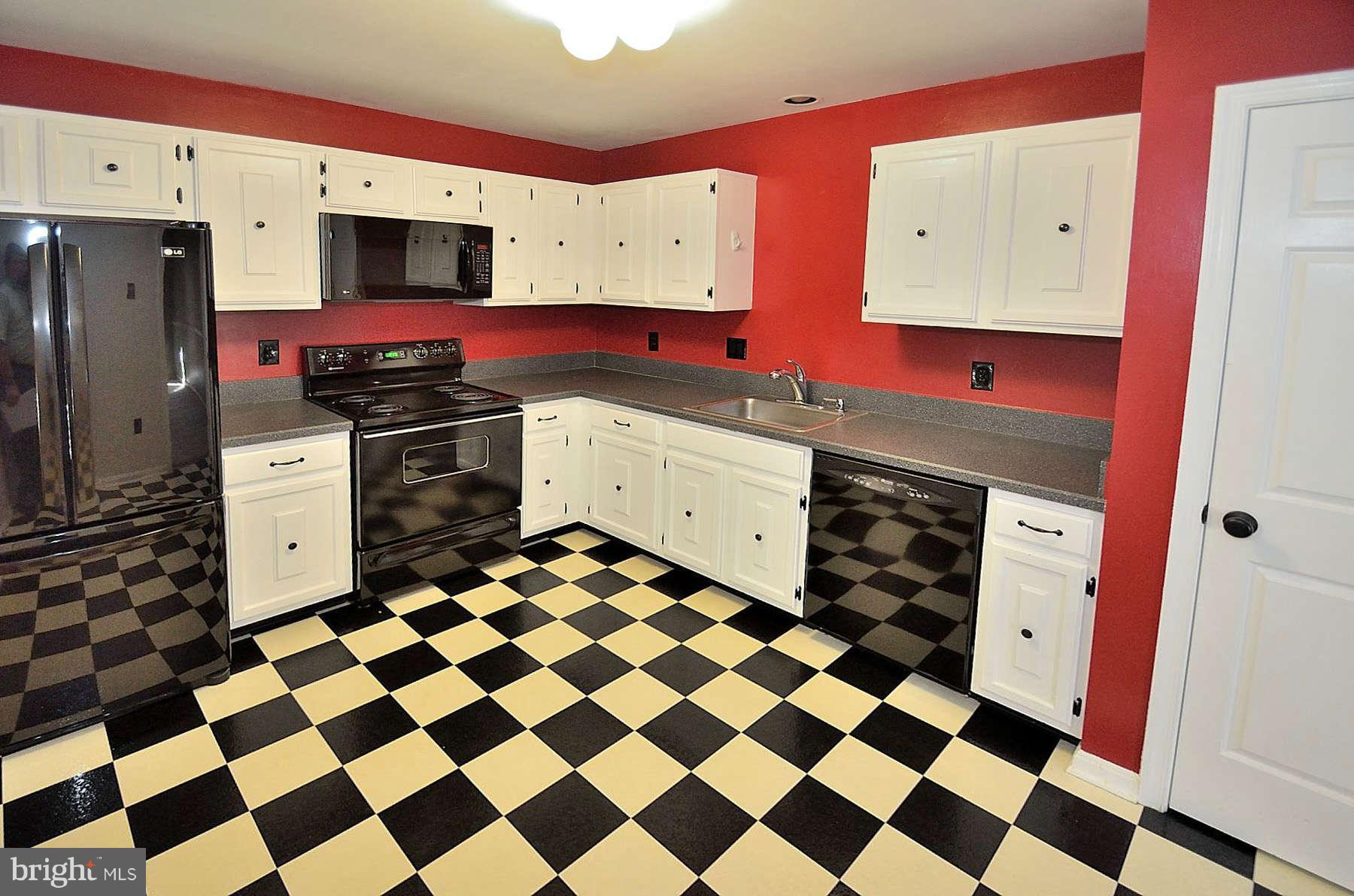 7713 Bristol Square Court Springfield, VA 22153 - Photo 20 of 22 Kitchen