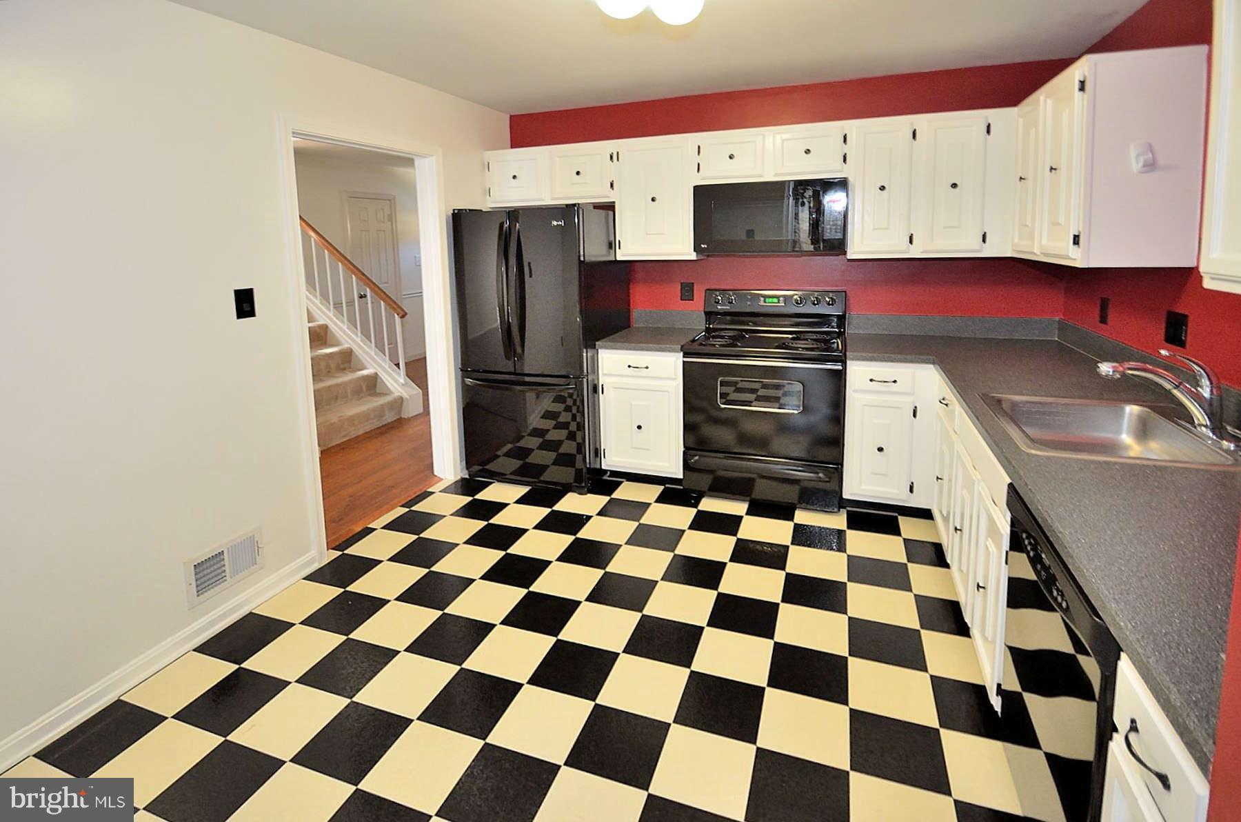7713 Bristol Square Court Springfield, VA 22153 - Photo 21 of 22 Kitchen