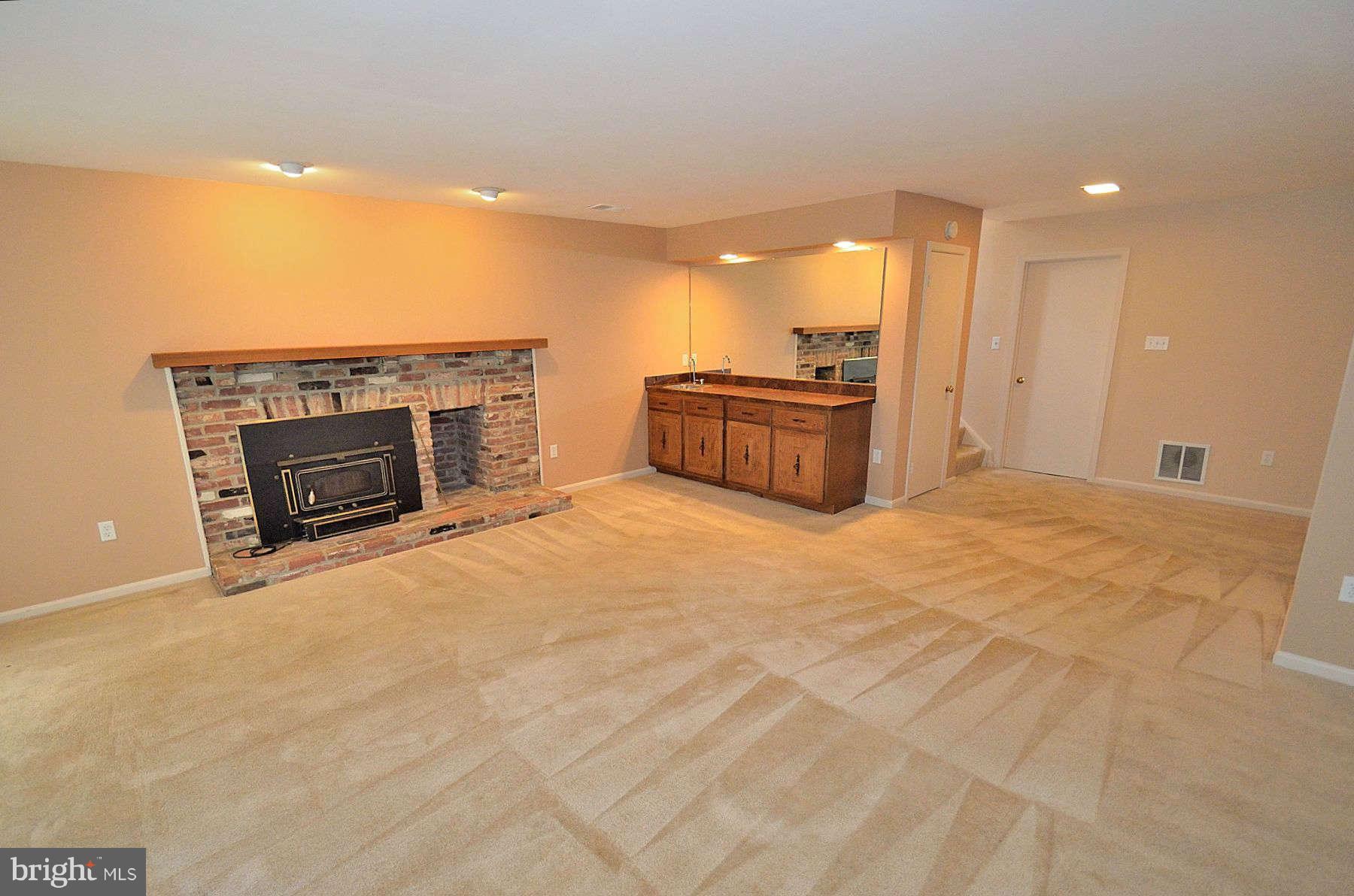 7713 Bristol Square Court Springfield, VA 22153 - Photo 6 of 22 Family Room