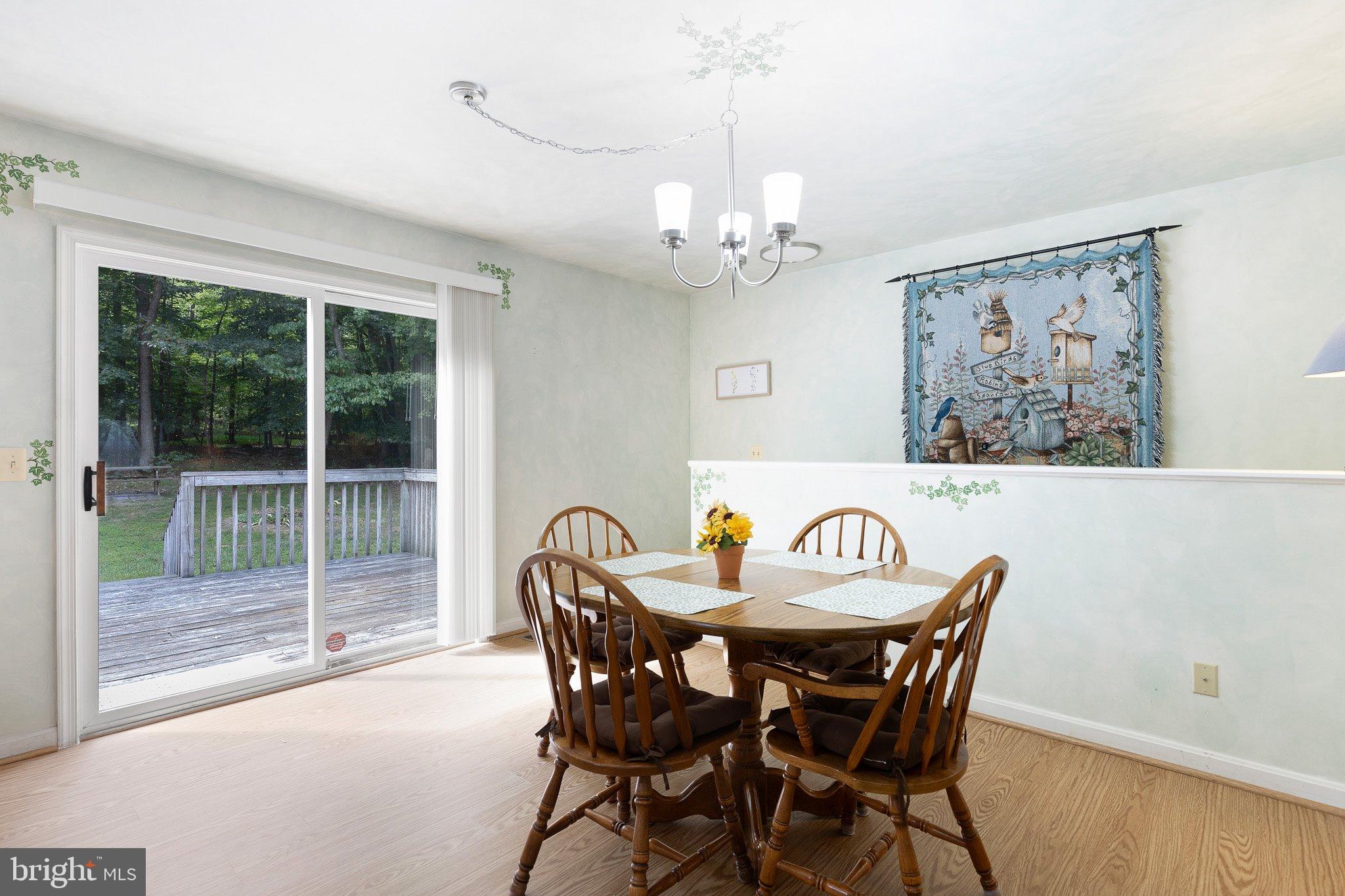 33 Blue Jay Street Elkton, MD 21921 - Photo 6 of 26 Dining area