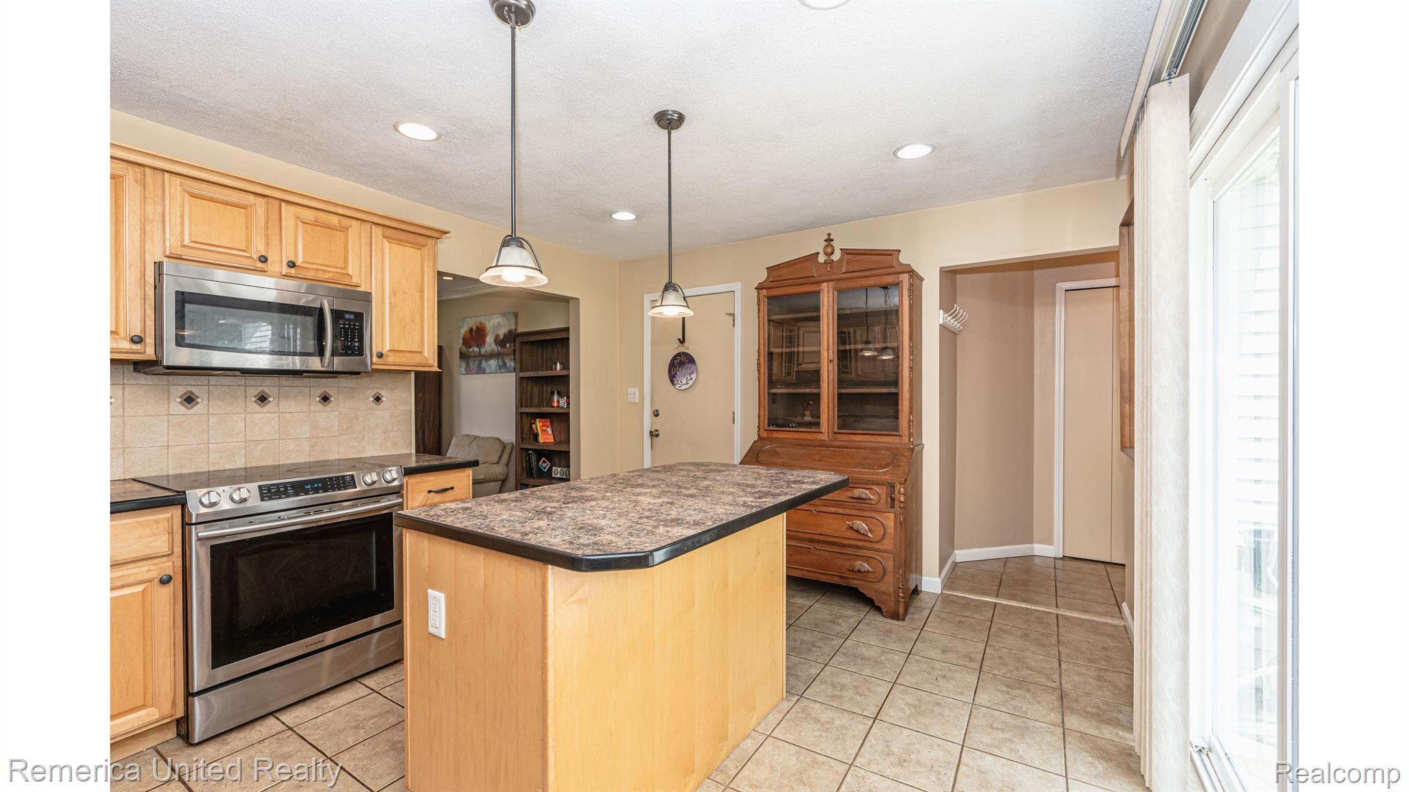 690 Gamma Road Walled Lake, MI 48390 - Photo 20 of 64 Gallery Image 20