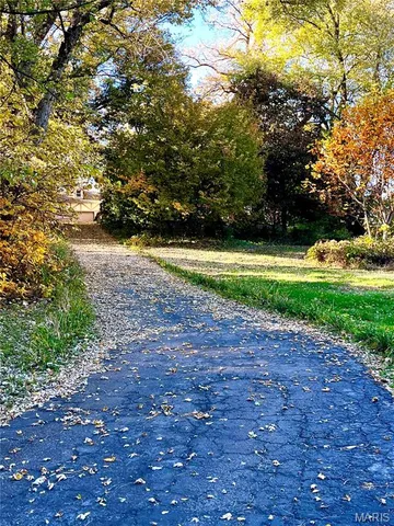 $500,000 | 2825 Charbonier Road, Florissant, MO 63031