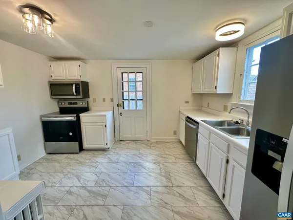 $3,200 | 1804 Chelsea Drive, Charlottesville, VA 22903