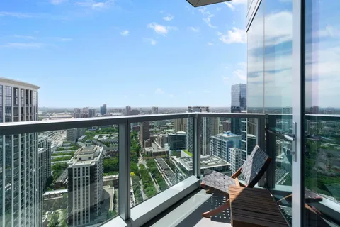 $850,000 | 1201 South Prairie Avenue, Unit 3605, Chicago, IL 60605