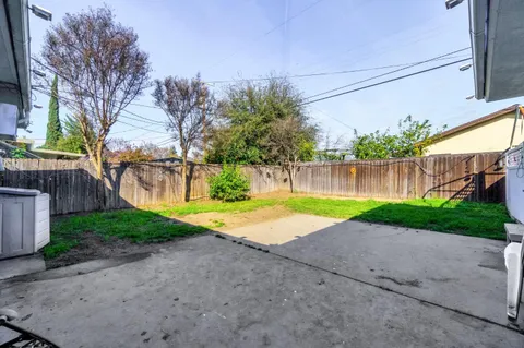 $369,999 | 3495 East Dakota Avenue, Fresno, CA 93726