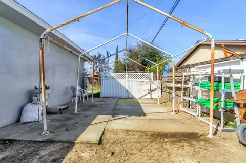 $369,999 | 3495 East Dakota Avenue, Fresno, CA 93726