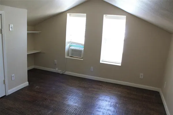 $3,200 | 809 West Northgate Drive, Irving, TX 75062