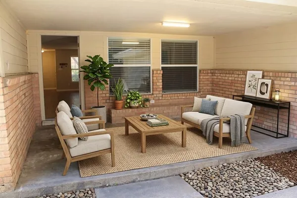 $3,200 | 809 West Northgate Drive, Irving, TX 75062