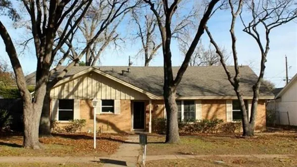 $3,200 | 809 West Northgate Drive, Irving, TX 75062