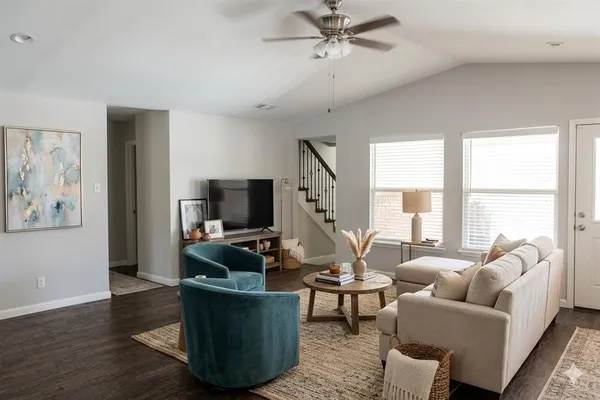 $3,200 | 809 West Northgate Drive, Irving, TX 75062