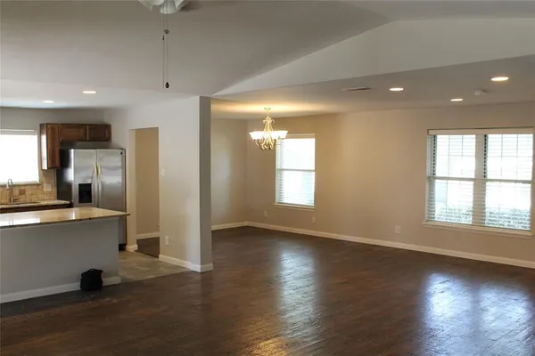 $3,200 | 809 West Northgate Drive, Irving, TX 75062