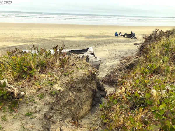 $240,500 | Southwest Cupola Drive, South Beach, OR 97366